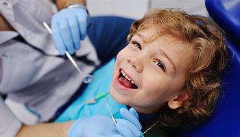 child at the dentist